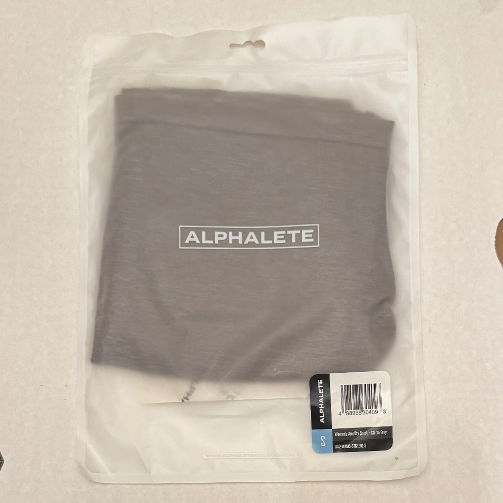 ALPHALETE AMPLIFY SHORT - STORM GREY